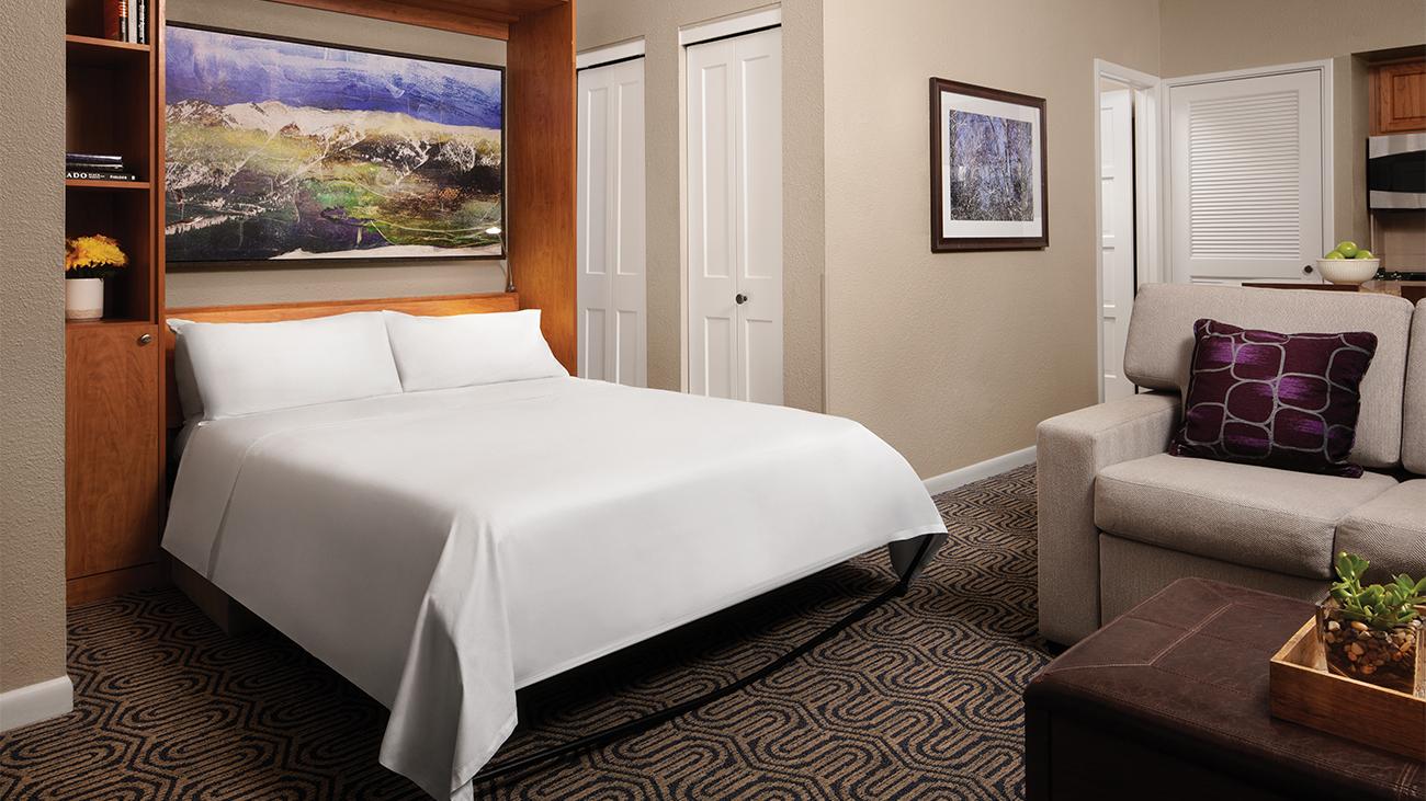 Villa Studio Murphy Bed